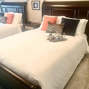 https://rockwood-house.richmond-hotels.com